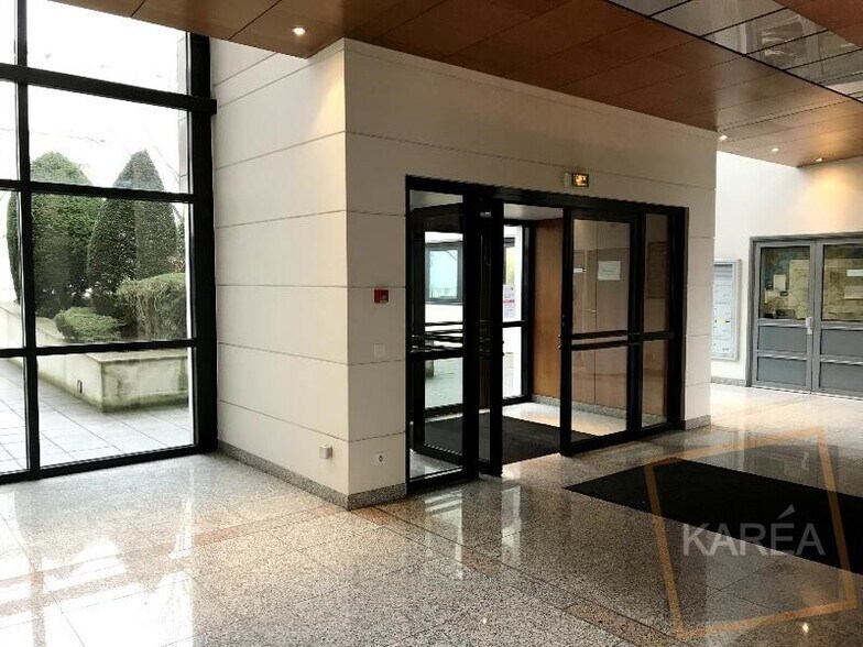 Bureau dans Lognes à louer - Hall d’entrée – Image 2 sur 5