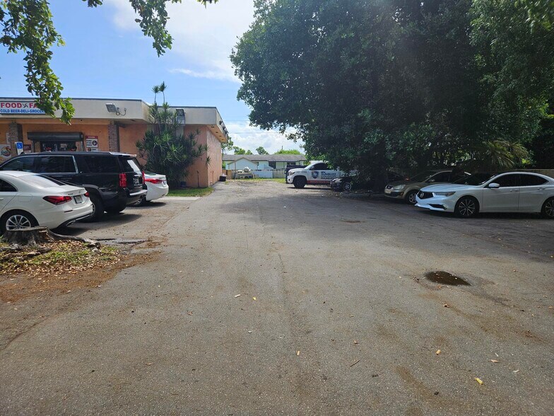 21510 SW 109th Ave, Cutler Bay, FL à vendre - Photo de l’immeuble – Image 3 sur 13