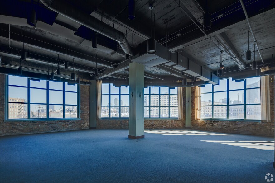 900 N Branch St, Chicago, IL à louer - Photo de l’immeuble – Image 2 sur 7
