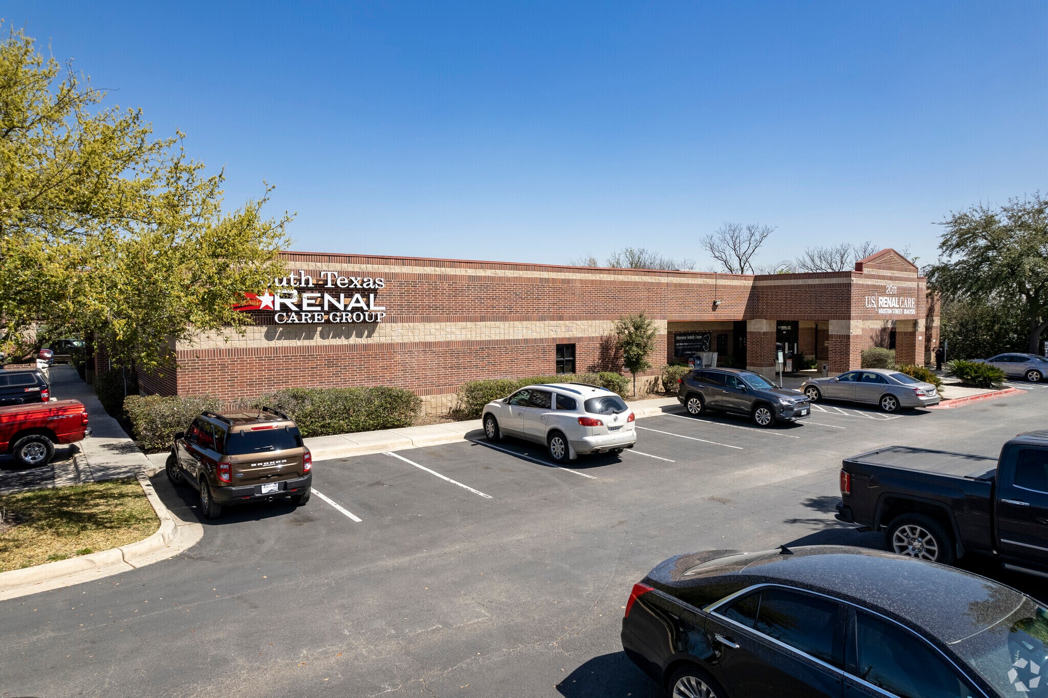 2011 E Houston St, San Antonio, TX à louer Photo principale– Image 1 sur 16