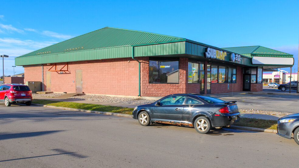 536 N Lincoln Rd, Escanaba, MI à louer - Photo de l’immeuble – Image 2 sur 6