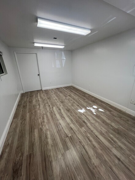 3885 Investment Ln, Riviera Beach, FL à louer - Photo de l’immeuble – Image 2 sur 6