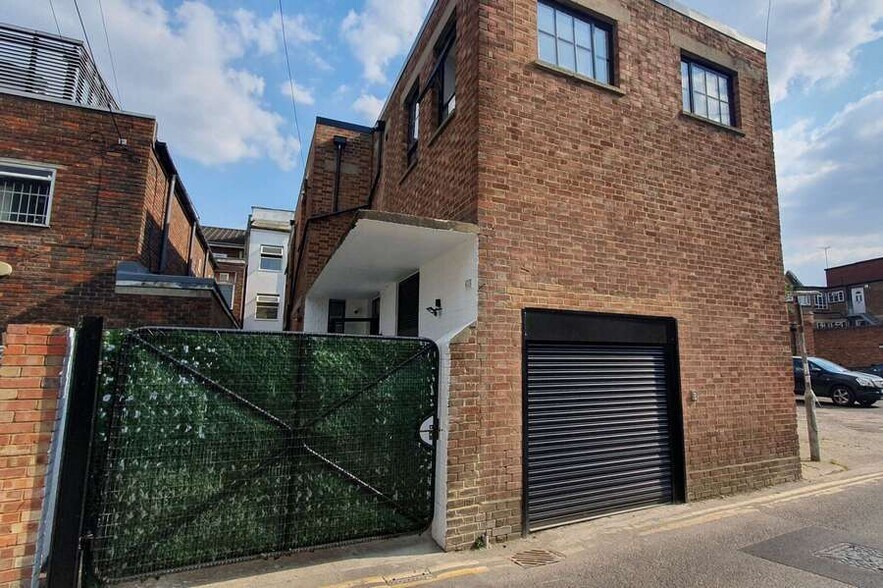 67A Holly Rd, Twickenham à vendre - Photo de l’immeuble – Image 3 sur 3