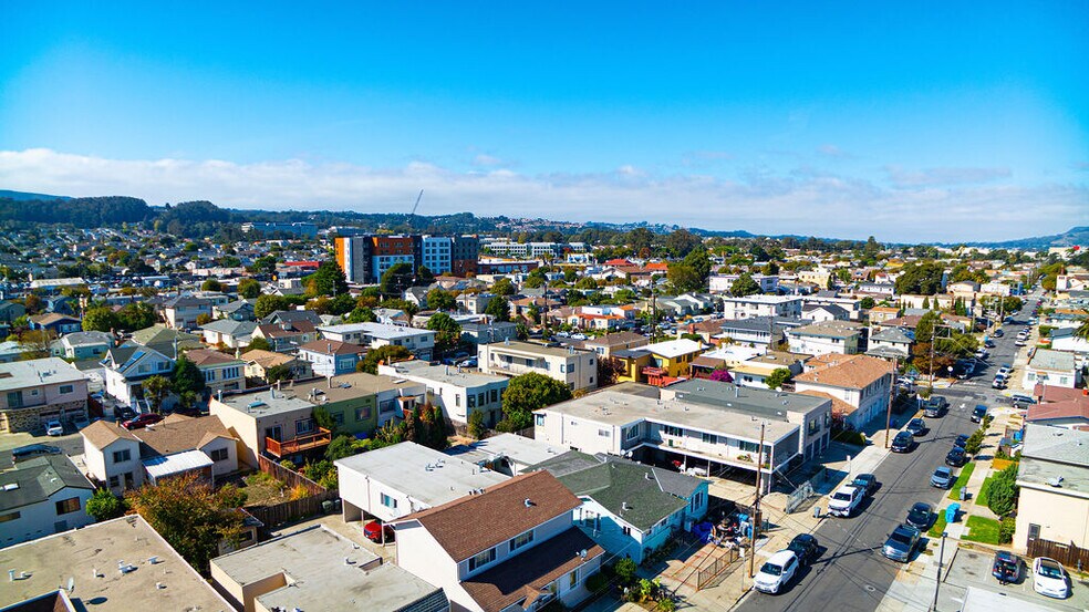 669 Masson Ave, San Bruno, CA à vendre - Photo de l’immeuble – Image 2 sur 12