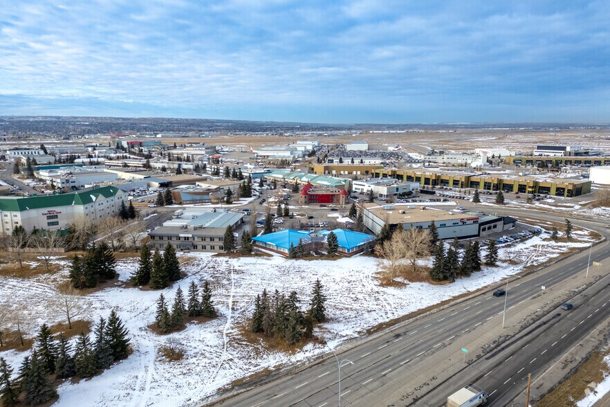 2435 Pegasus Rd NE, Calgary, AB à vendre - Aérien – Image 3 sur 3
