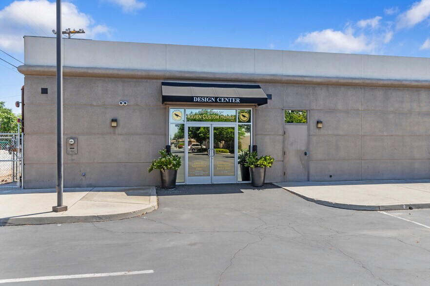 160 E Bullard Ave, Fresno, CA à vendre - Photo de l’immeuble – Image 1 sur 20