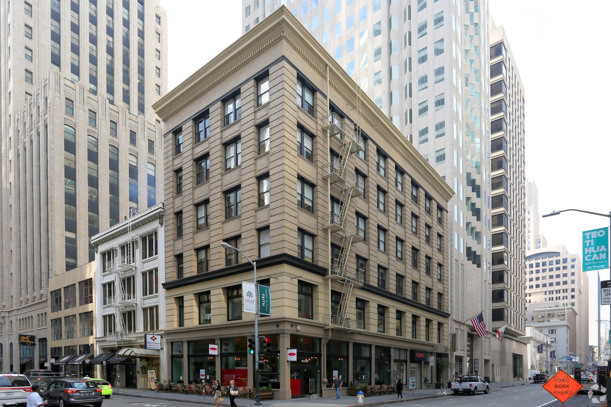 201-221 Pine St, San Francisco, CA à louer Photo de l’immeuble– Image 1 sur 29