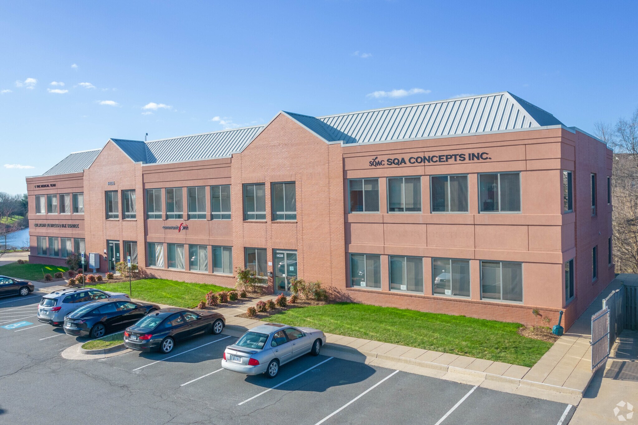 44335 Premier Plz, Ashburn, VA à vendre Photo principale– Image 1 sur 36