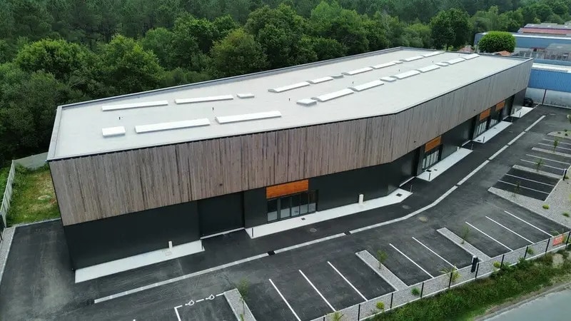 Local d'activités dans Andernos-les-Bains à vendre - Photo de l’immeuble – Image 1 sur 12