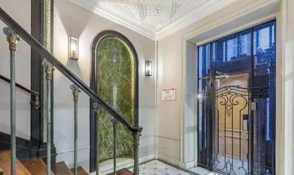 20 Boulevard Poissonnière, Paris à louer - Photo de l’immeuble – Image 3 sur 3