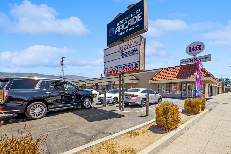 200-216 E Highland Ave, San Bernardino, CA à louer - Photo de l’immeuble – Image 2 sur 31