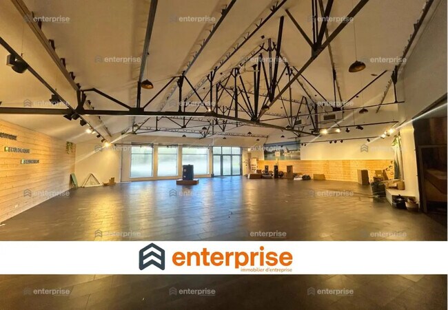 Plus de détails pour Local commercial à louer