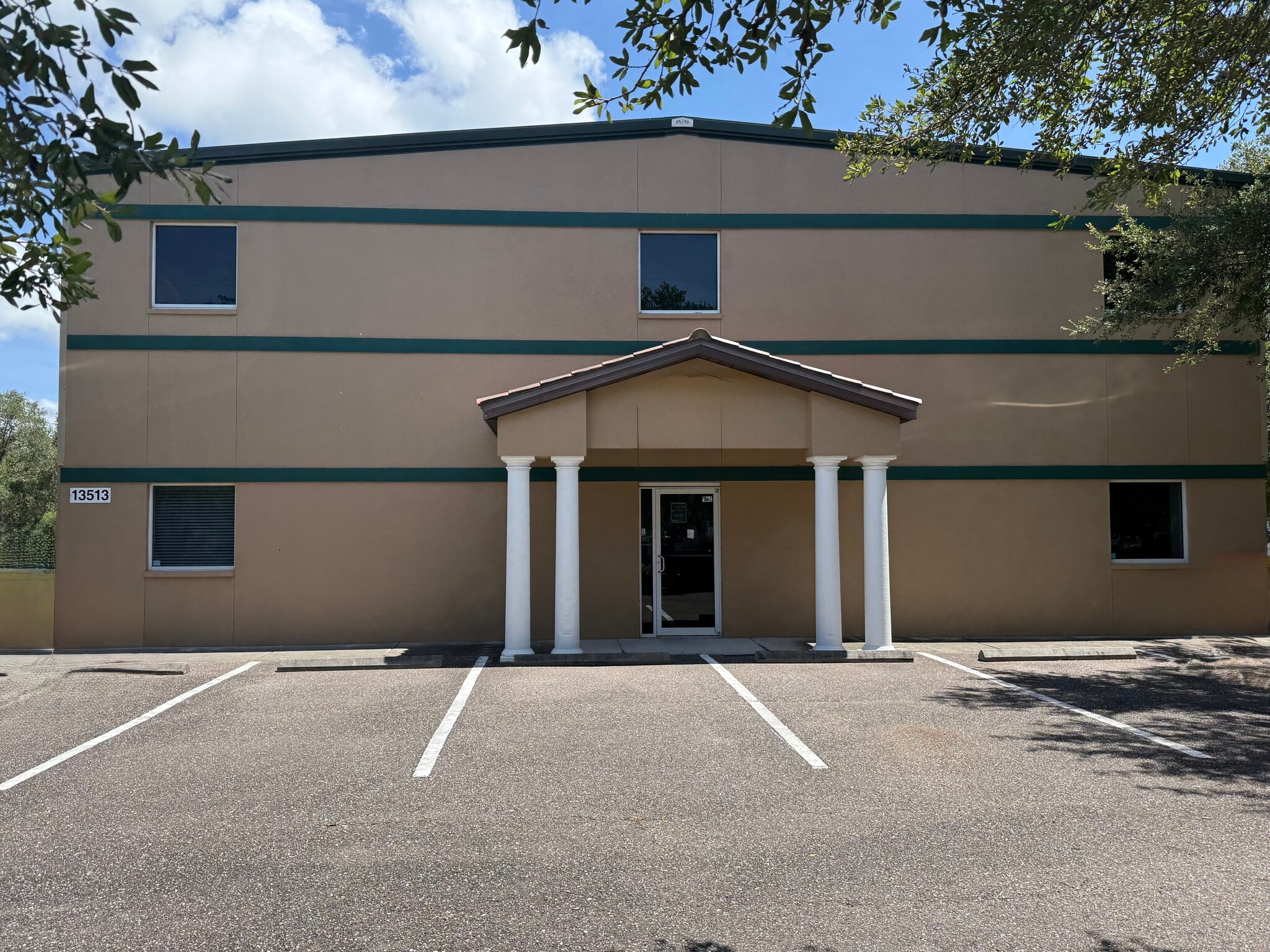13513 Prestige Pl, Tampa, FL à louer Photo de l’immeuble– Image 1 sur 12