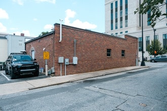 220 E Coffee St, Greenville, SC à louer Photo de l’immeuble– Image 1 sur 53