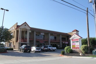 15912 N RR 620, Austin, TX à louer Photo de l’immeuble– Image 2 sur 3