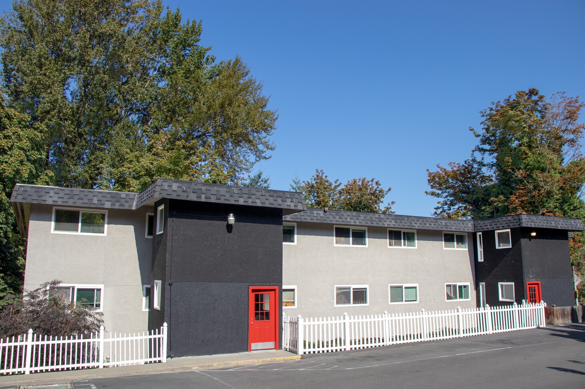 14081 58th Ave S, Tukwila, WA à vendre Photo principale– Image 1 sur 7