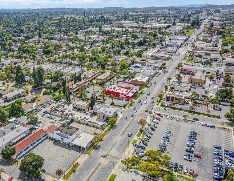 2030 E Colorado Blvd, Pasadena, CA à vendre - Aérien – Image 2 sur 5