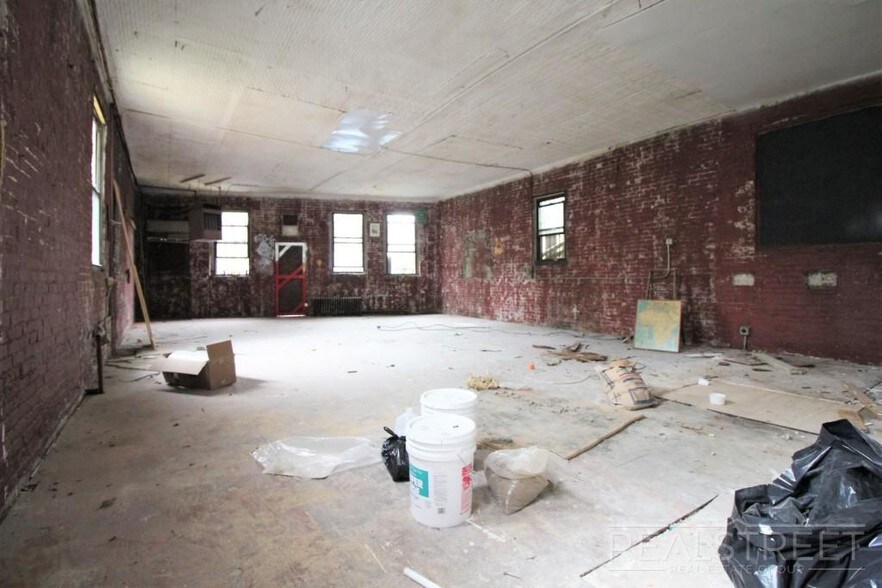 1154 Myrtle Ave, Brooklyn, NY à louer - Photo de l’immeuble – Image 3 sur 6