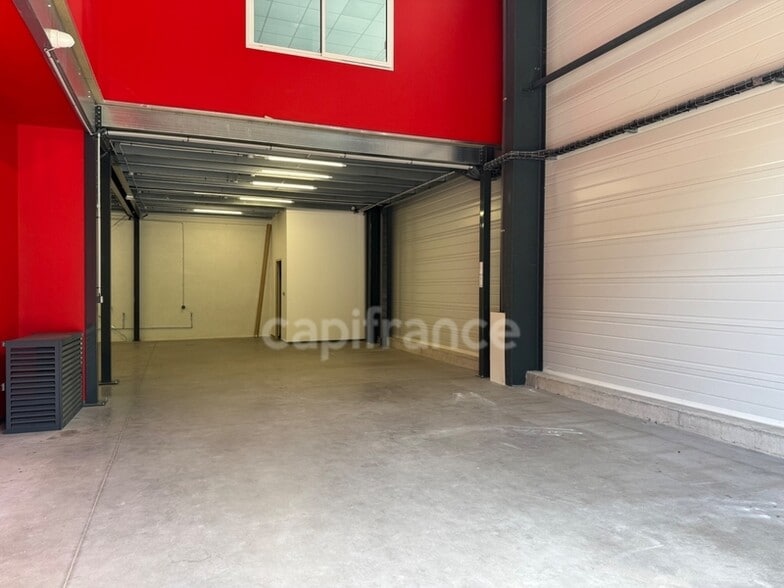 Industriel/Logistique dans Heillecourt à louer - Photo de l’immeuble – Image 3 sur 4