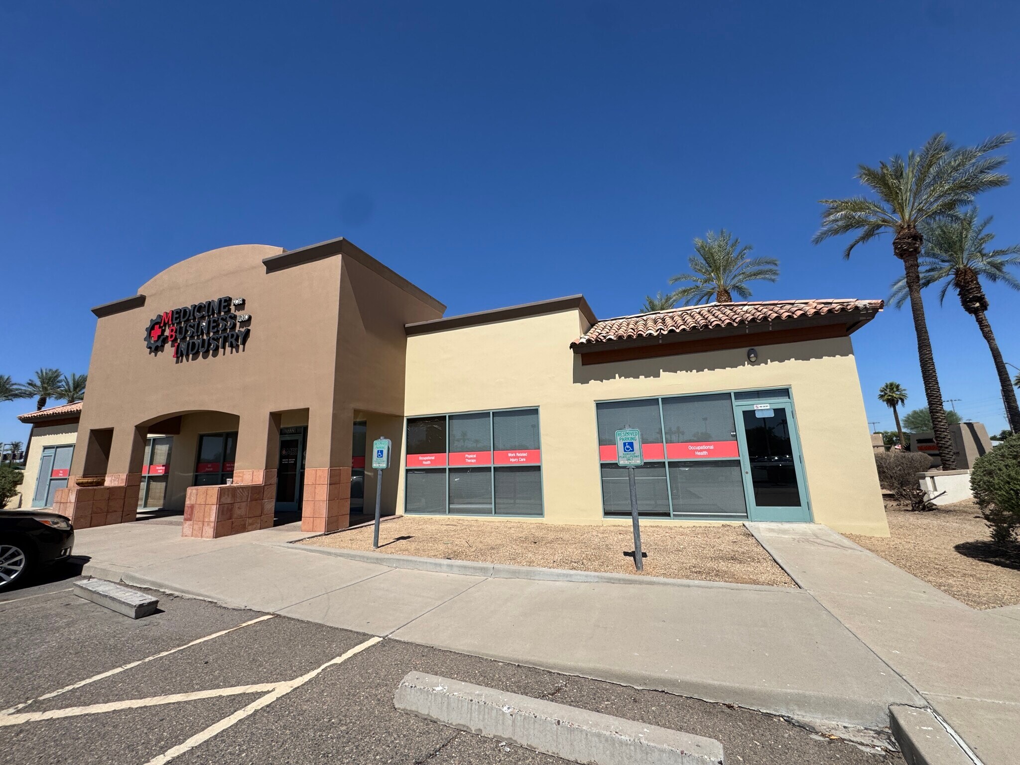3328 N Litchfield Rd, Goodyear, AZ à vendre Photo de l’immeuble– Image 1 sur 5