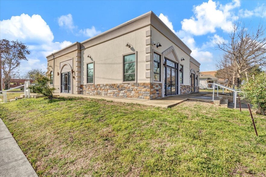 401 W Main St, Allen, TX à louer - Photo de l’immeuble – Image 3 sur 44