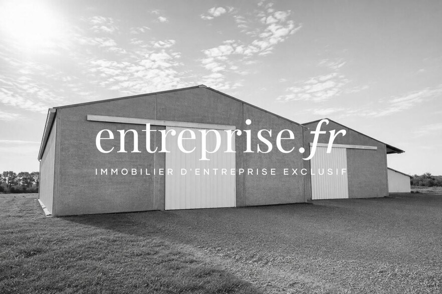 Industriel/Logistique dans Montreuil Bellay à vendre - Photo de l’immeuble – Image 2 sur 5