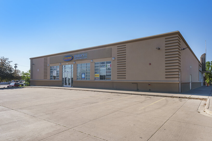 7950 W Colfax Ave, Lakewood, CO à louer - Photo de l’immeuble – Image 3 sur 11
