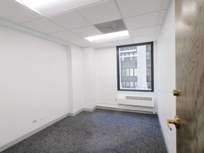 100 N LaSalle St, Chicago, IL à louer Photo intérieure– Image 1 sur 5