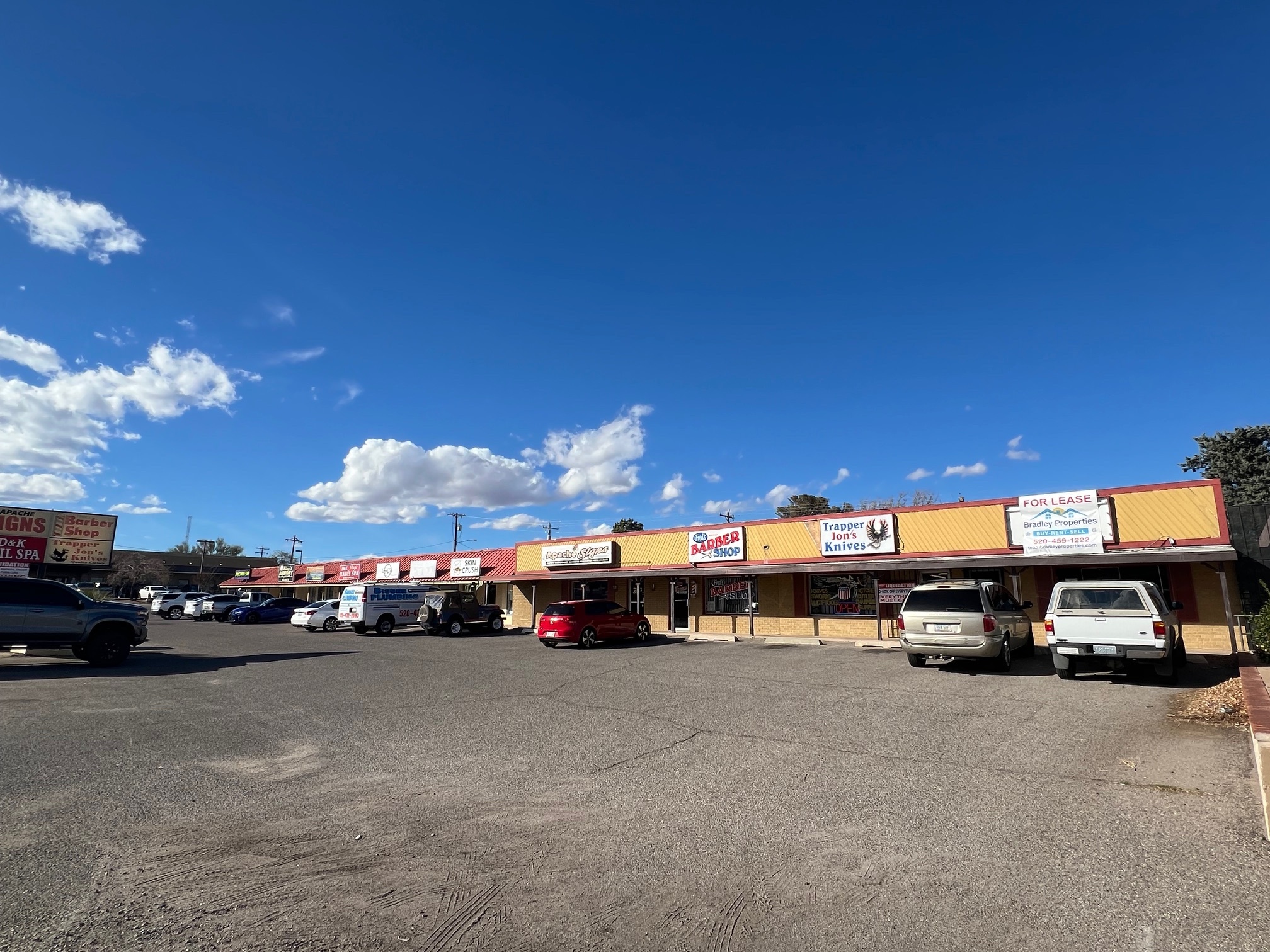 125 E Fry Blvd, Sierra Vista, AZ à louer Photo de l’immeuble– Image 1 sur 1