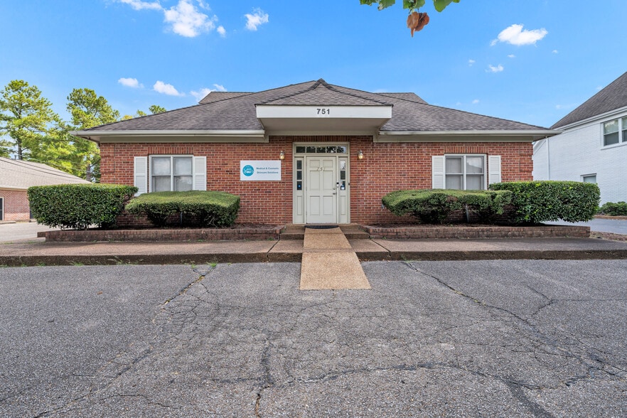 751 Walnut Knoll Rd, Cordova, TN à vendre - Photo de l’immeuble – Image 1 sur 27