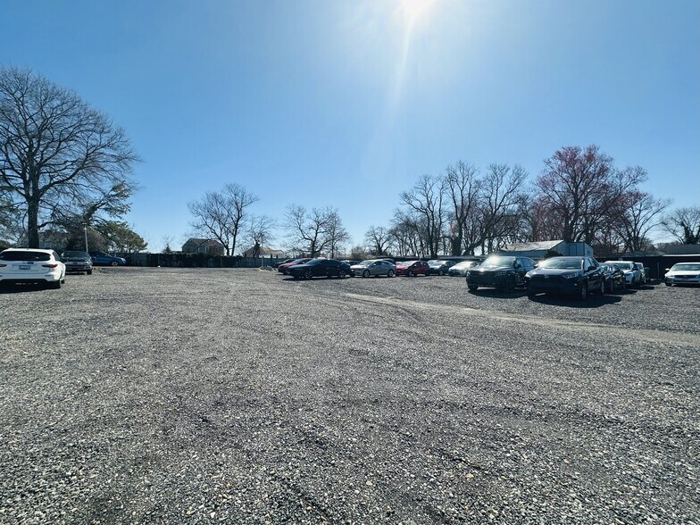 7056 Aviation Blvd, Glen Burnie, MD à louer - Photo de l’immeuble – Image 2 sur 5