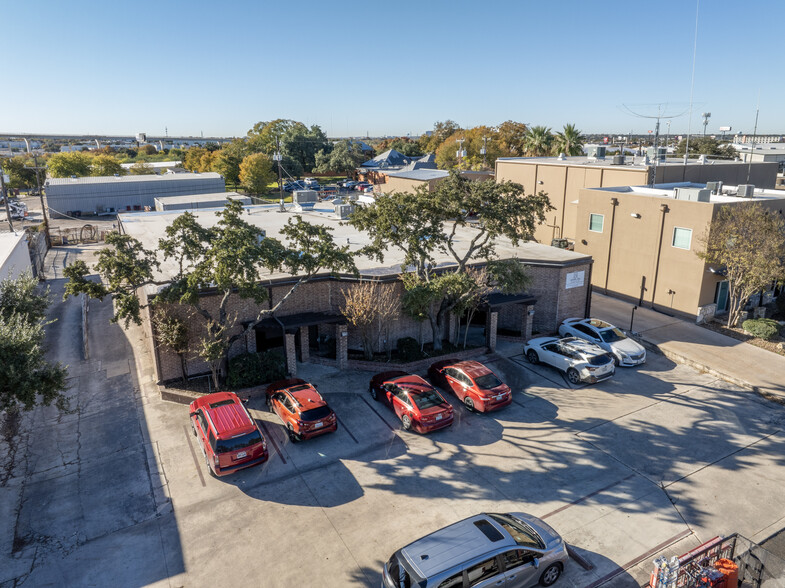 4402-4406 Centergate St, San Antonio, TX à louer - Photo de l’immeuble – Image 1 sur 9