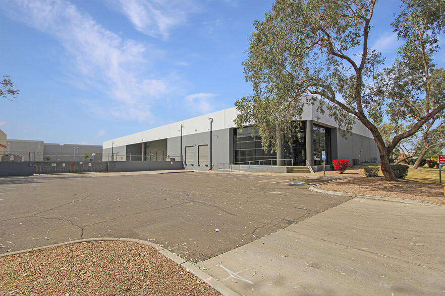 4137 W Adams St, Phoenix, AZ à louer - Photo de l’immeuble – Image 1 sur 9