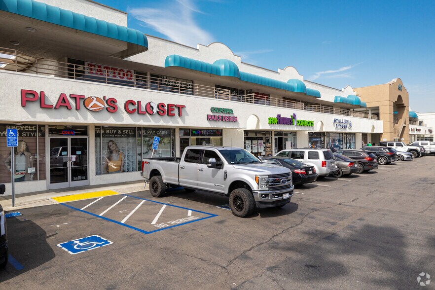 450 Fletcher Pky, El Cajon, CA à louer - Photo principale – Image 2 sur 14