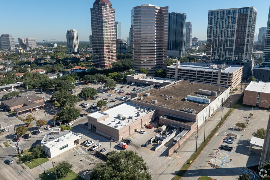 5161 San Felipe St, Houston, TX à louer - Photo de l’immeuble – Image 3 sur 13