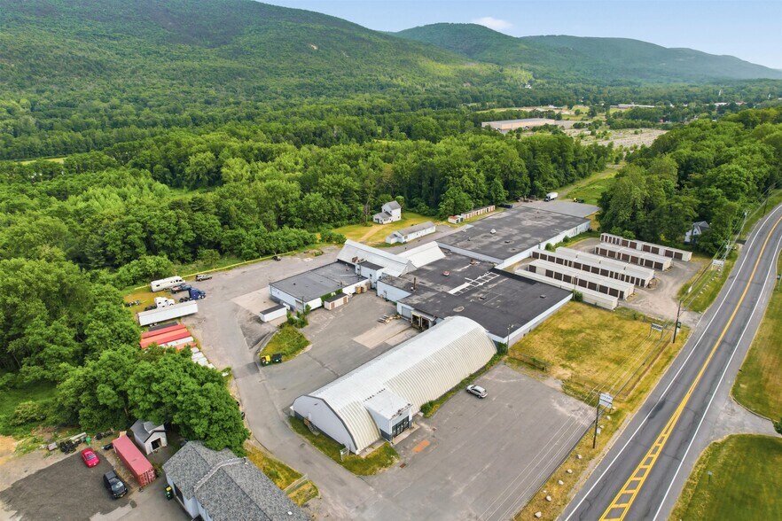 8085 Route 209, Ellenville, NY à vendre - Photo de l’immeuble – Image 2 sur 22
