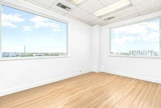 Plus de détails pour 1980 N Atlantic Ave, Cocoa Beach, FL - Bureau à louer