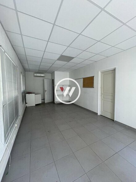 Bureau dans Aubagne à louer - Photo intérieure – Image 2 sur 18