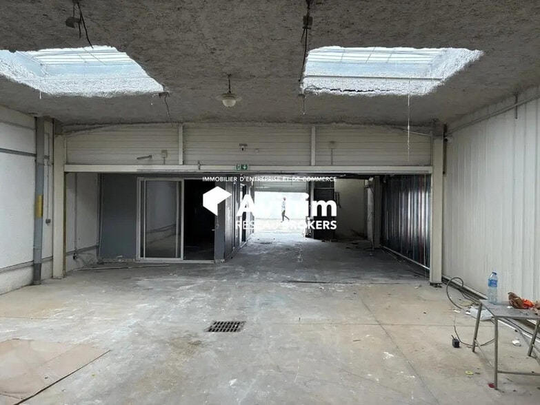 Local commercial dans Fos-sur-Mer à vendre - Photo de l’immeuble – Image 2 sur 6