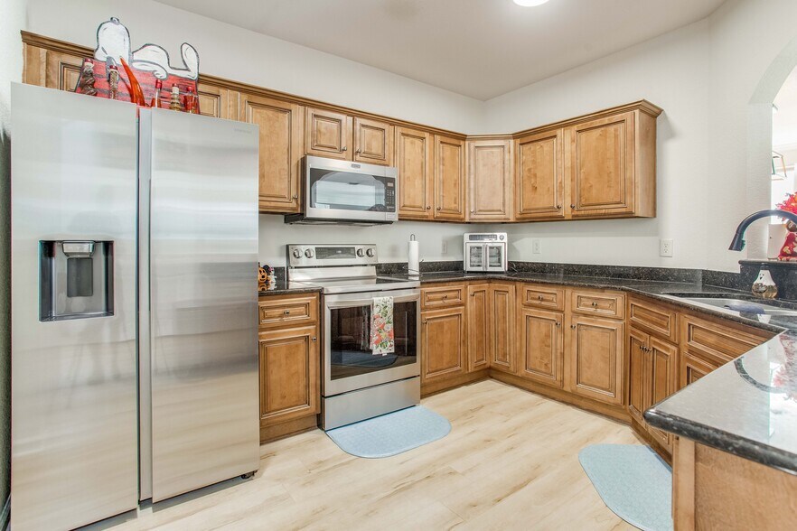 7095 N Blue Angel Pky, Pensacola, FL à vendre - Photo intérieure – Image 2 sur 10