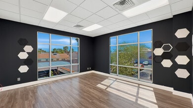 3585 E Flamingo Rd, Las Vegas, NV à louer Photo intérieure– Image 2 sur 9