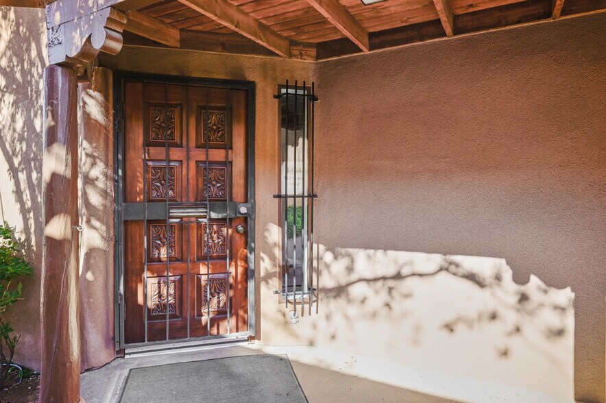 1464 S Saint Francis Dr, Santa Fe, NM à vendre - Photo de l’immeuble – Image 3 sur 16