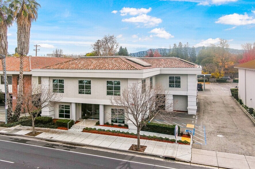 900 E Campbell Ave, Campbell, CA à louer - Photo de l’immeuble – Image 2 sur 24