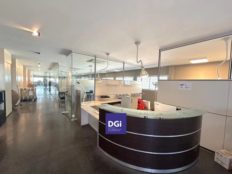 Industriel/Logistique dans Gallargues-le-Montueux à louer - Photo de l’immeuble – Image 2 sur 6