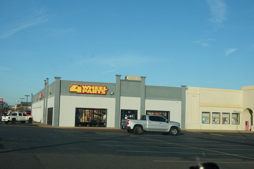 2001 Airline Dr, Bossier City, LA à louer - Photo de l’immeuble – Image 2 sur 10