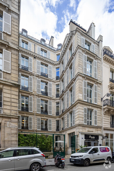 15 Rue La Fayette, Paris à louer - Photo de l’immeuble – Image 2 sur 2