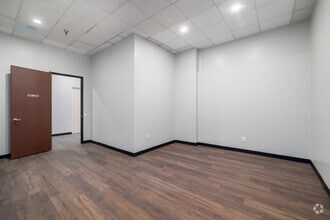 1611 W Pomona Rd, Corona, CA à louer Photo intérieure– Image 1 sur 1