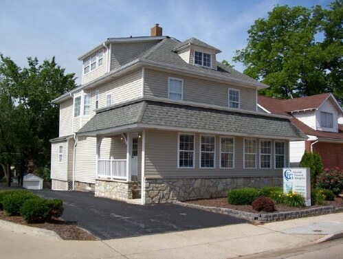 1023 First Capitol Dr, Saint Charles, MO à louer - Photo de l’immeuble – Image 2 sur 19