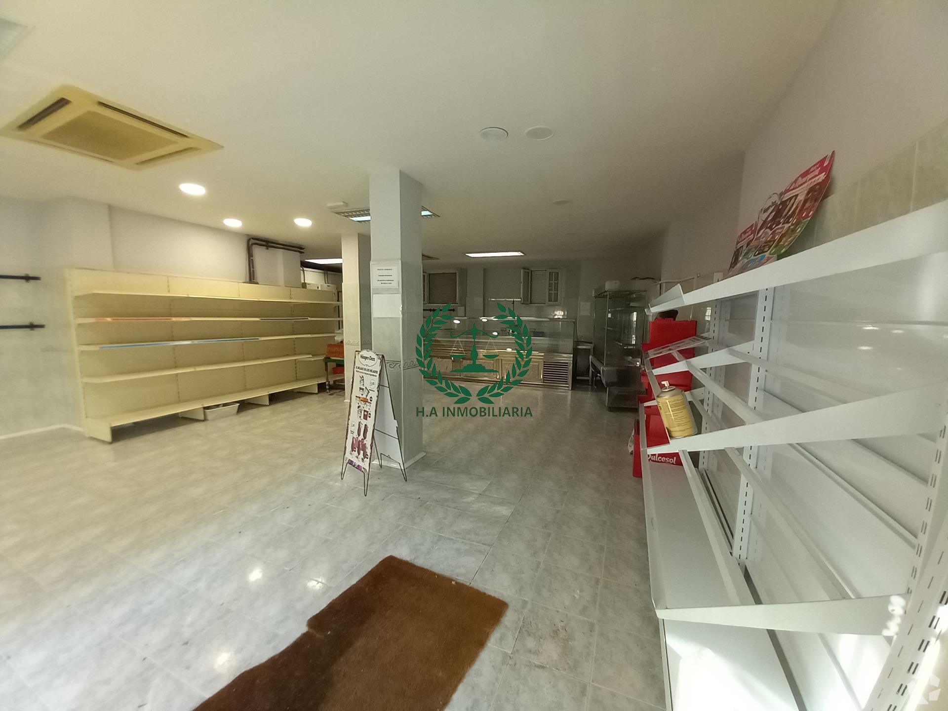 Local commercial dans Pedrezuela, Madrid à louer Photo intérieure– Image 1 sur 13