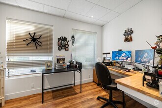 43525 Ridge Park Dr, Temecula, CA à louer Photo de l’immeuble– Image 2 sur 3